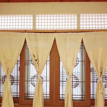 Yujeong Hanok Guesthouse Mokpo Esterno foto