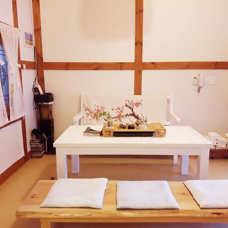 Yujeong Hanok Guesthouse Mokpo Esterno foto