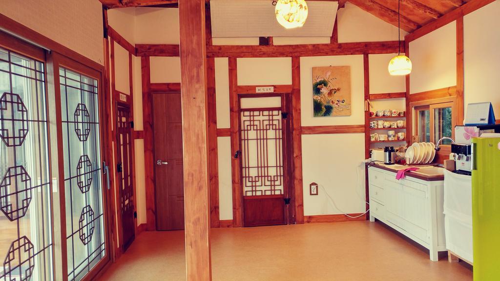 Yujeong Hanok Guesthouse Mokpo Esterno foto