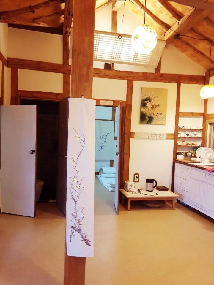 Yujeong Hanok Guesthouse Mokpo Esterno foto