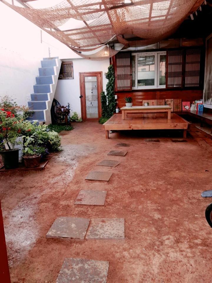Yujeong Hanok Guesthouse Mokpo Esterno foto